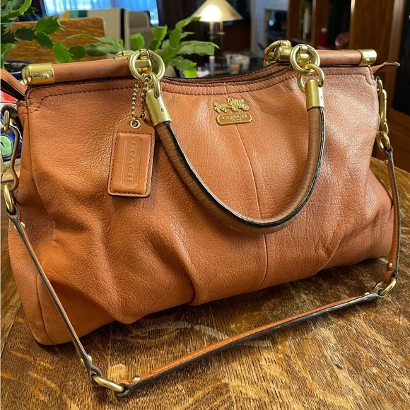 Coach Carrie Satchel in Cognac Leather with Gold Brass Accents - Picture 14 of 16